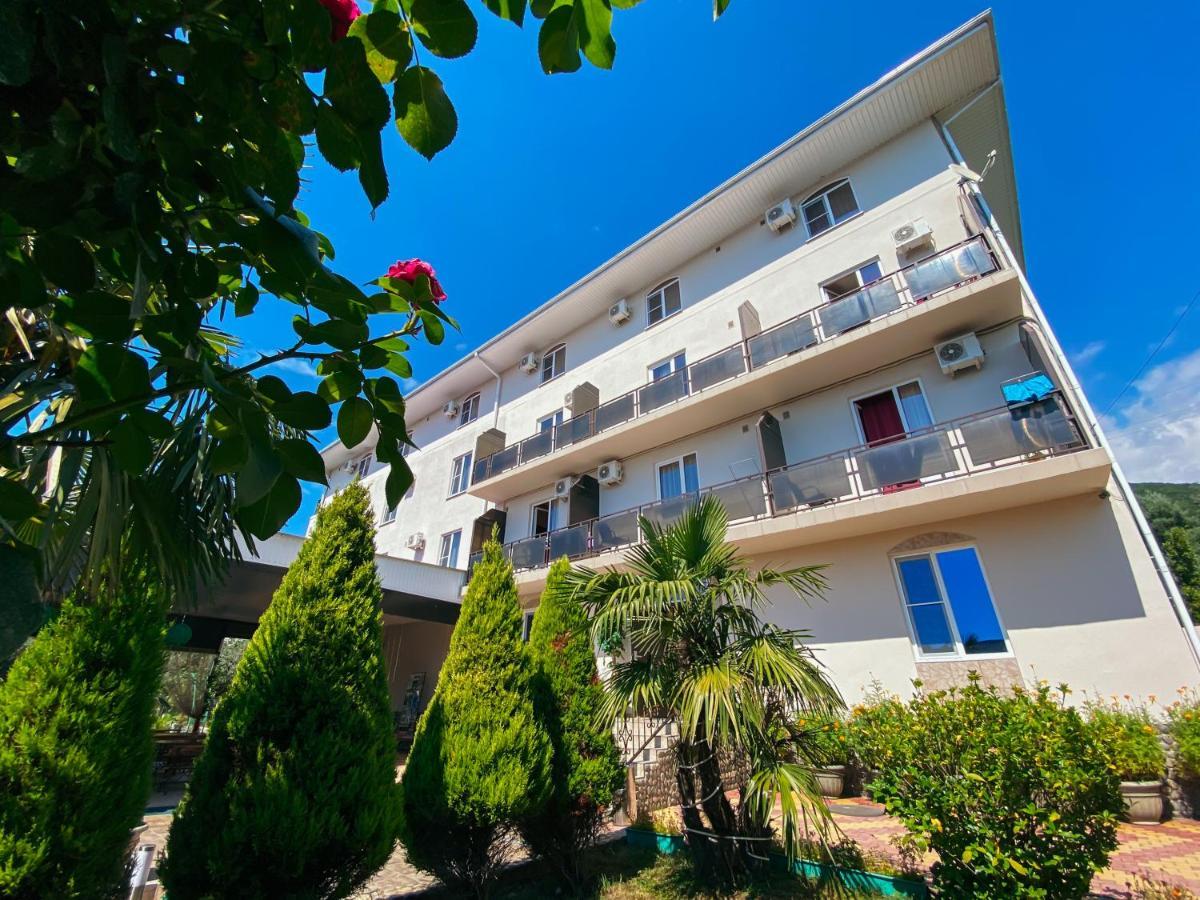 Park-Hotel Abkhazia Цандрипш Екстериор снимка