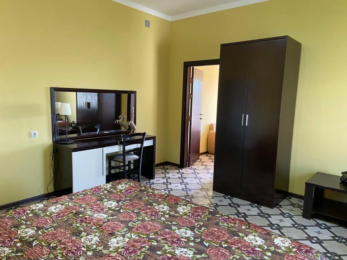 Park-Hotel Abkhazia Цандрипш Екстериор снимка
